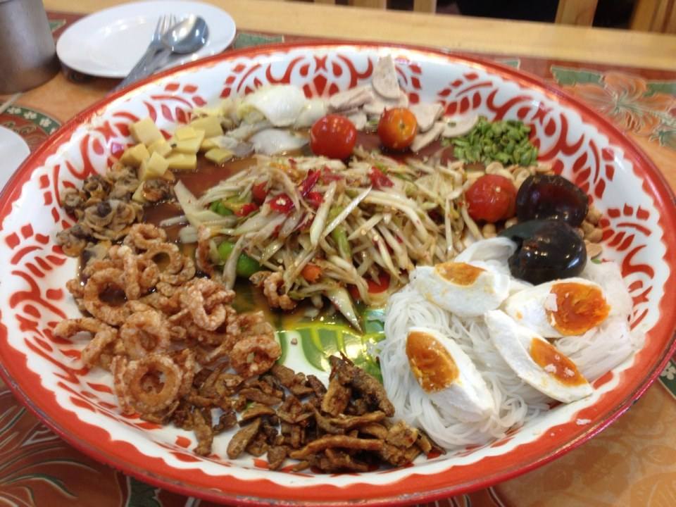 ส้มตำถาด
