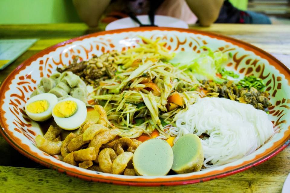 ส้มตำถาด