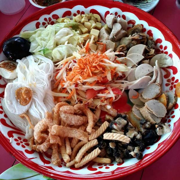 ส้มตำถาด
