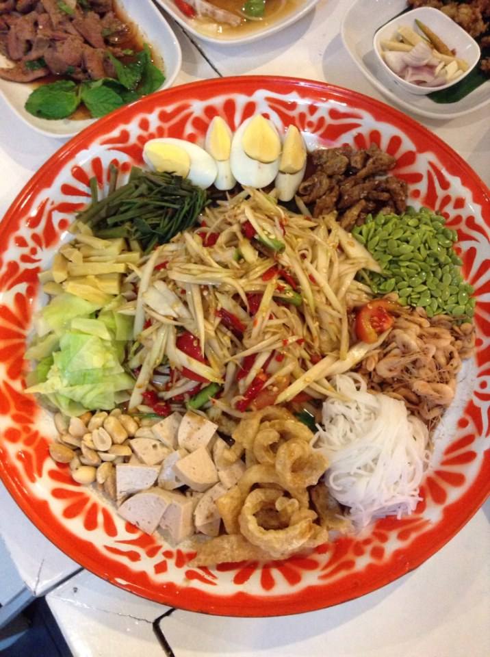 ส้มตำถาด