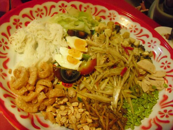 ส้มตำถาด