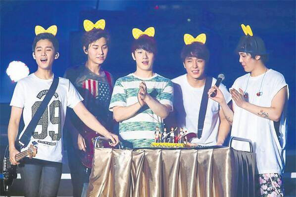 8 FT Island