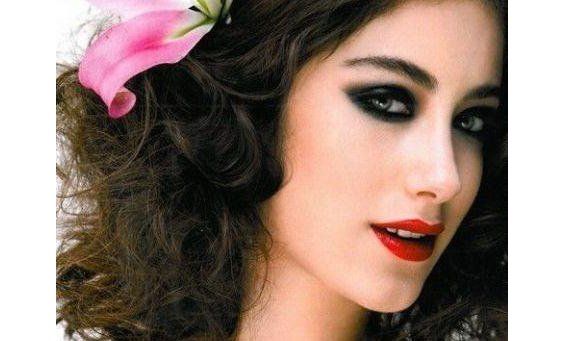 Hazal Kaya นักแสดงหญิงชาวตุรกี