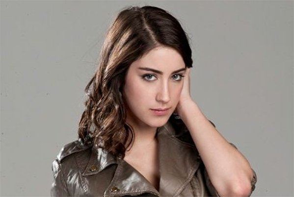 Hazal Kaya นักแสดงหญิงชาวตุรกี