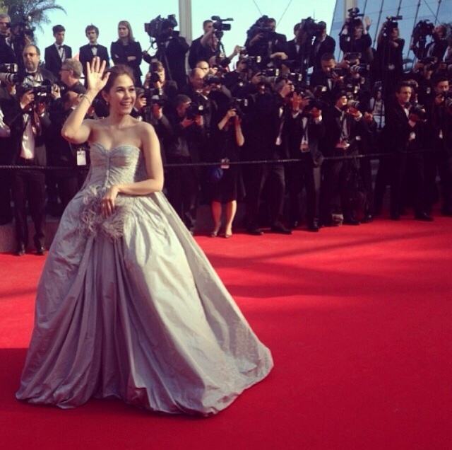 มาแล้ว!! ลุควันสองของ ชมพู่ อารยา เดินเฉิดฉายบนพรมแดงเมืองคานส์ Cannes film festival 2014