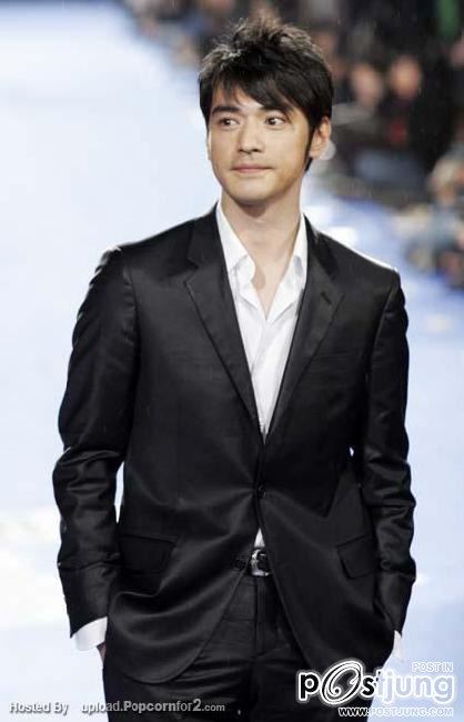 ทาเคชิ คาเนชิโร่  พระเอกหนุ่มสุดหล่อในดวงใจ