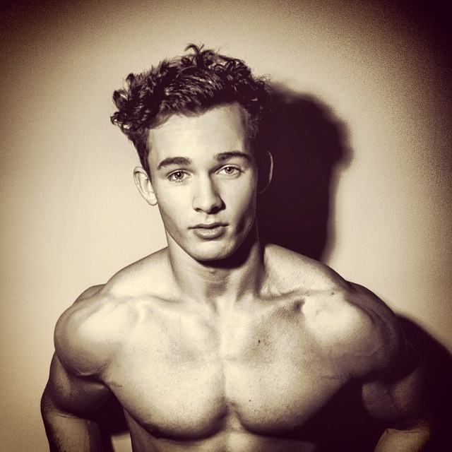 Muscle men From IG 119