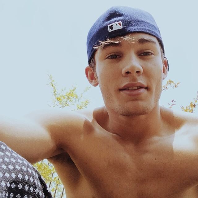 Muscle men From IG 119