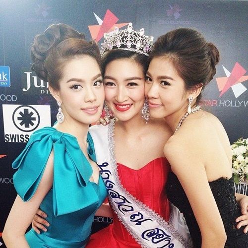 "ตรีอัปสร" ผู้หญิงที่มีความทะเยอทะยาน จากเด็กสลัมสู่แวดวงนางงาม ละครปีกมงกุฏ คืนนี้ 20.20 น. ช่อง 7