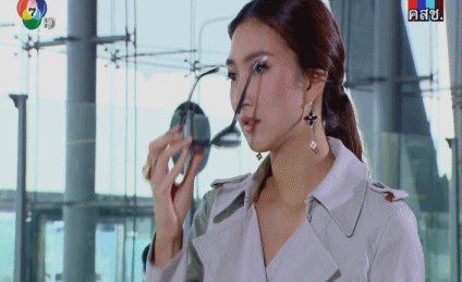 "ตรีอัปสร" ผู้หญิงที่มีความทะเยอทะยาน จากเด็กสลัมสู่แวดวงนางงาม ละครปีกมงกุฏ คืนนี้ 20.20 น. ช่อง 7