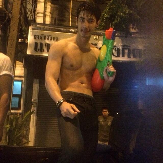 ขาวแน่นๆ