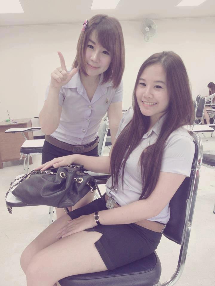 นักศึกษาไทย กับอาการ"แน่นอก"