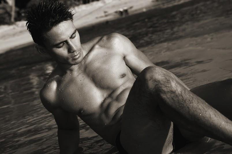 Rene Mayo : Singapore Model