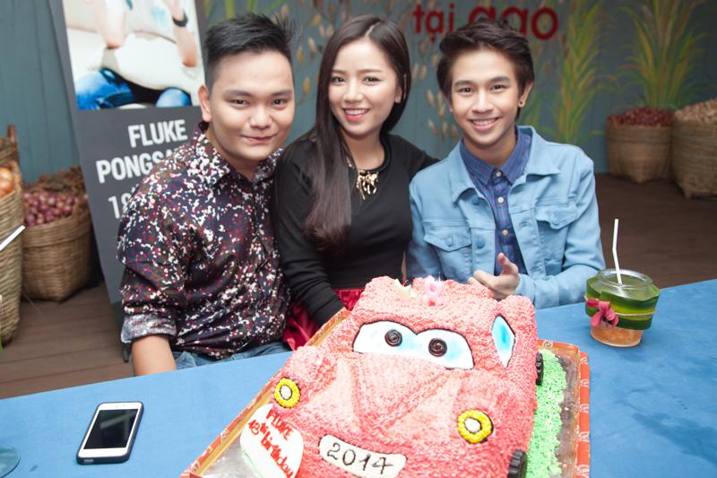 Fluke Pongsatorn Birthday Party in Vietnam with Ruby Yến Trang, Koolcheng Trịnh T&uacute; Trung