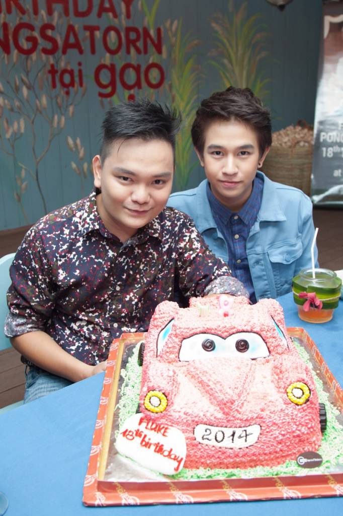 Fluke Pongsatorn Birthday Party in Vietnam with Ruby Yến Trang, Koolcheng Trịnh T&uacute; Trung