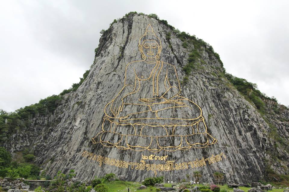 พระพุทธรูปแกะสลักหน้าผาเขาชีจรรย์ จ.ชลบุรี