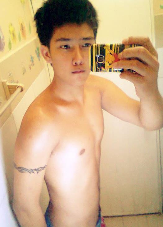 หนุ่มตี๋เบาๆ...หรือเปล่า?????