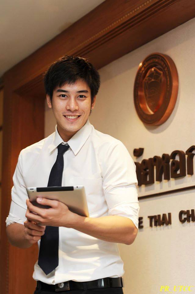 ชวนดู! ดารา นักร้อง คนไหนบ้างที่จบม.หอการค้าไทย