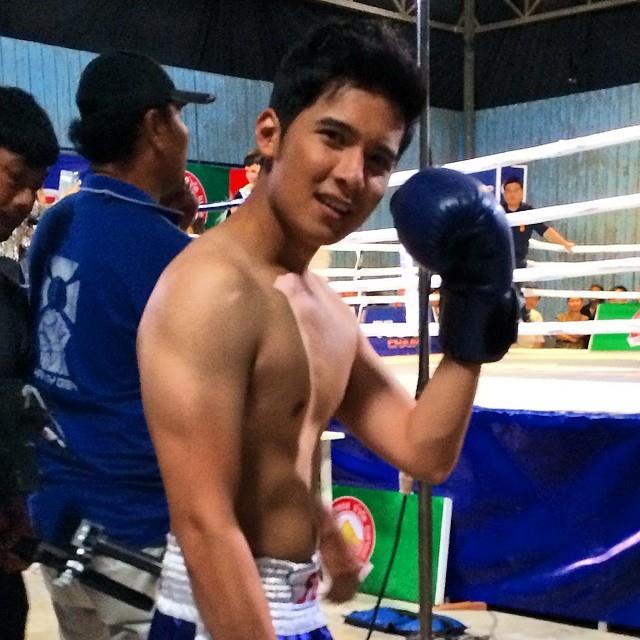 แคน เดอะสตาร์,หมัดเด็ดเสียงทอง เป็นตาเบิ่งนะได้เห็นหนุ่มๆแก้ผ้า