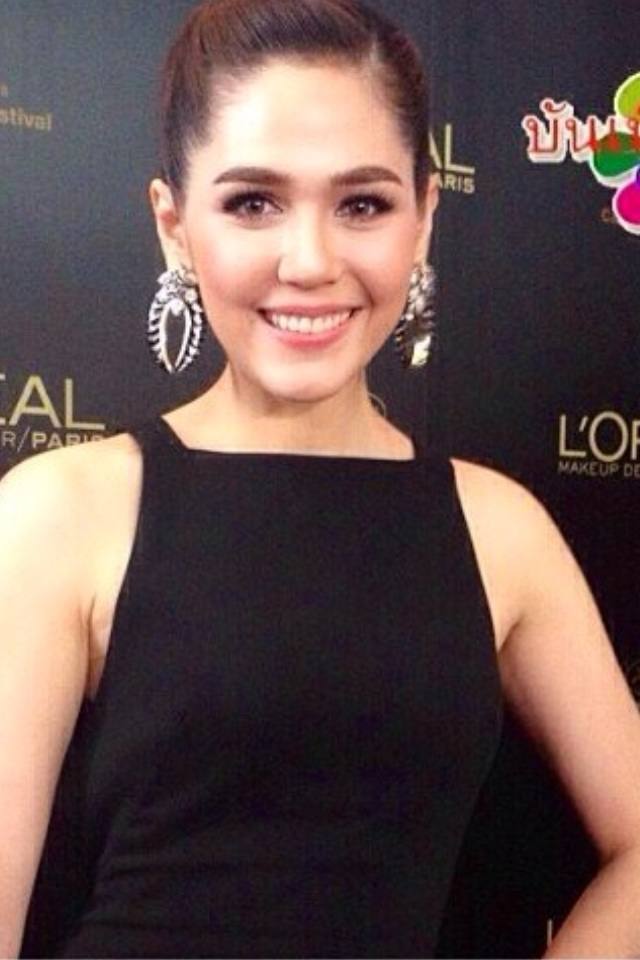 &ldquo;ชมพู่&rdquo; โหมงานหนักจนป่วย ปลื้มแฟนคลับชาวจีนแห่กรี๊ด เผยสื่อเกาหลียกให้เป็น"คิมแตฮี" เมืองไทย!!!