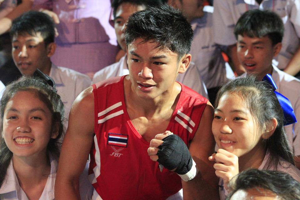 แสงมณี ส.เทียนโพธิ์ อายุ17ปี นักมวยไทยสุดหล่อ