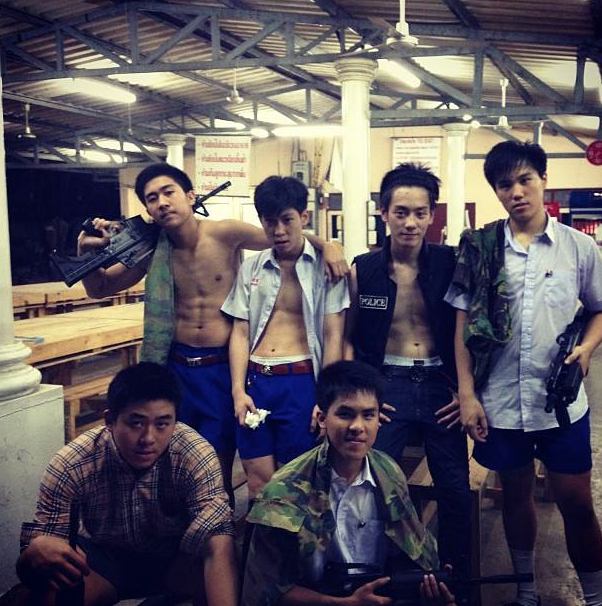 เด็กๆๆ กางเกงน้ำเงินของอีป้า