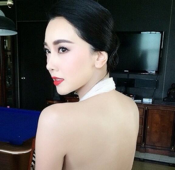 ลำยอง ลุคส์นี้เริ่ดนะ