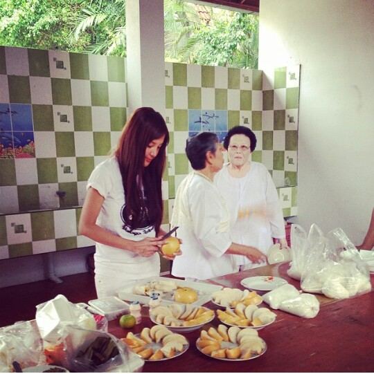 เปิ้ล ไอริณ นางฟ้าที่ลงมาซื้อขนตากับคอนแทคเลนท์