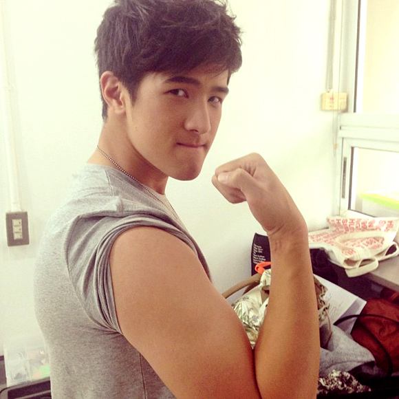 เจมส์ มาร์ ปัด!!ปล่อยภาพหลุดยืนฉี่ โปรโมทละคร
