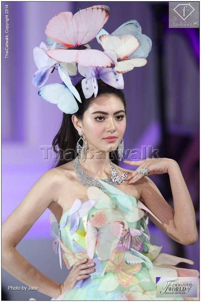Siam Paragon the Enchanted World of Jewelry Showcase