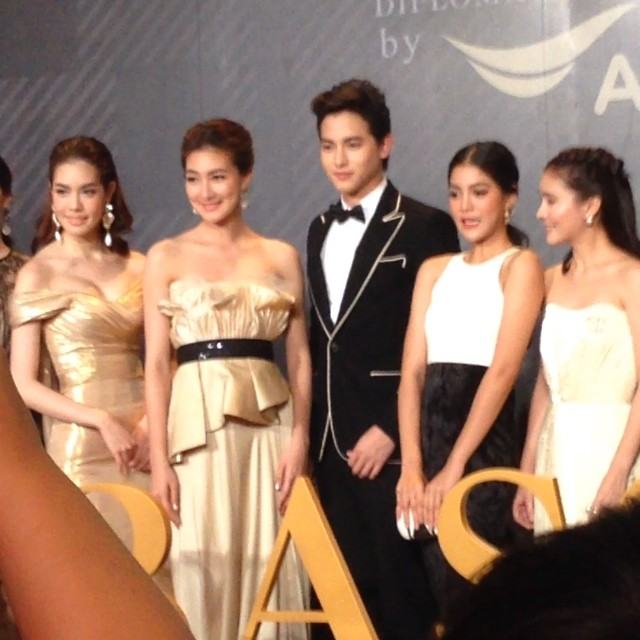 แพนเค้ก & เจมส์จิ จากงาน EMBASSY DIPLOMAT SCREENS BY AIS