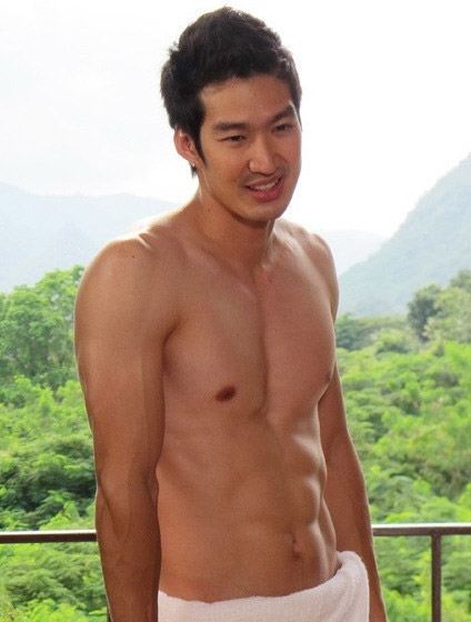 หนุ่มแซ่บ ทะลุยันเป้า!!