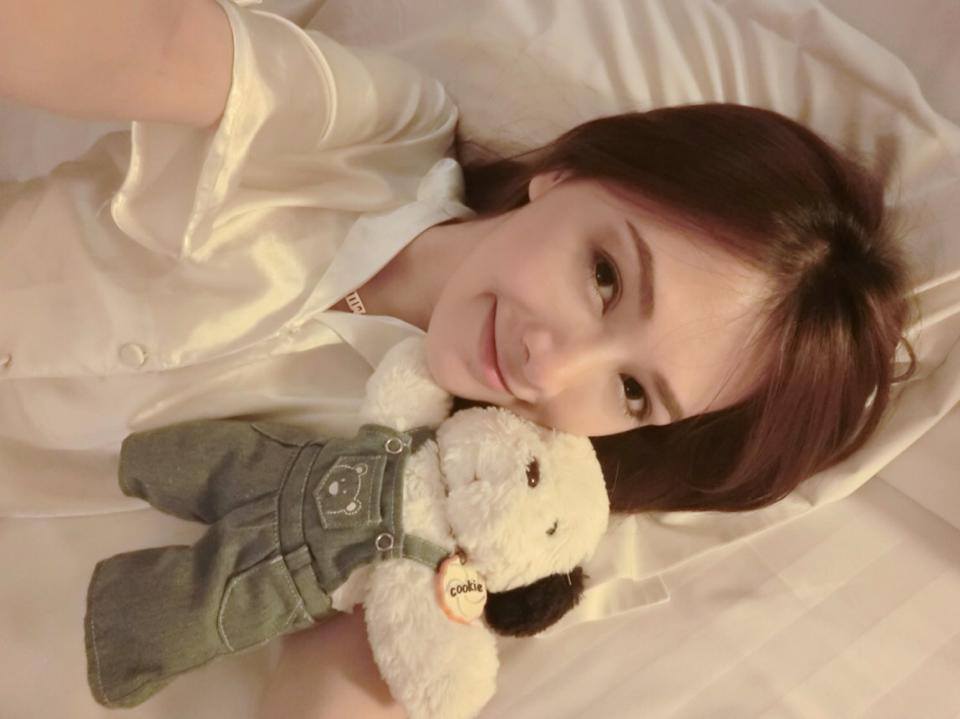 ลูกน้ำ Miss Lao 2011