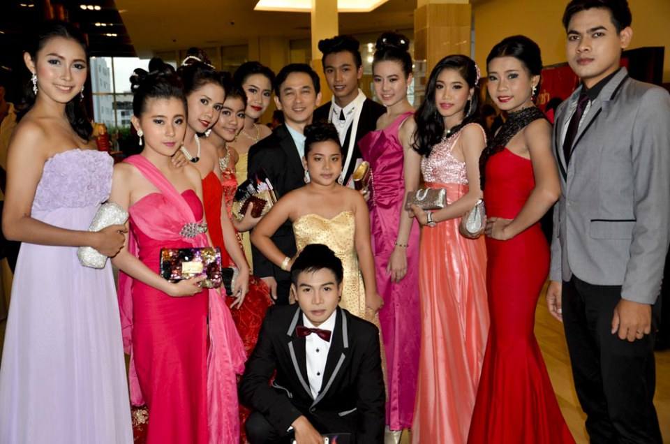 ดาราเดินพรมแดง งานประกาศผลรางวัล Great Award 2557 โดยหนังสือพิมพ์ ดาราเดลี่