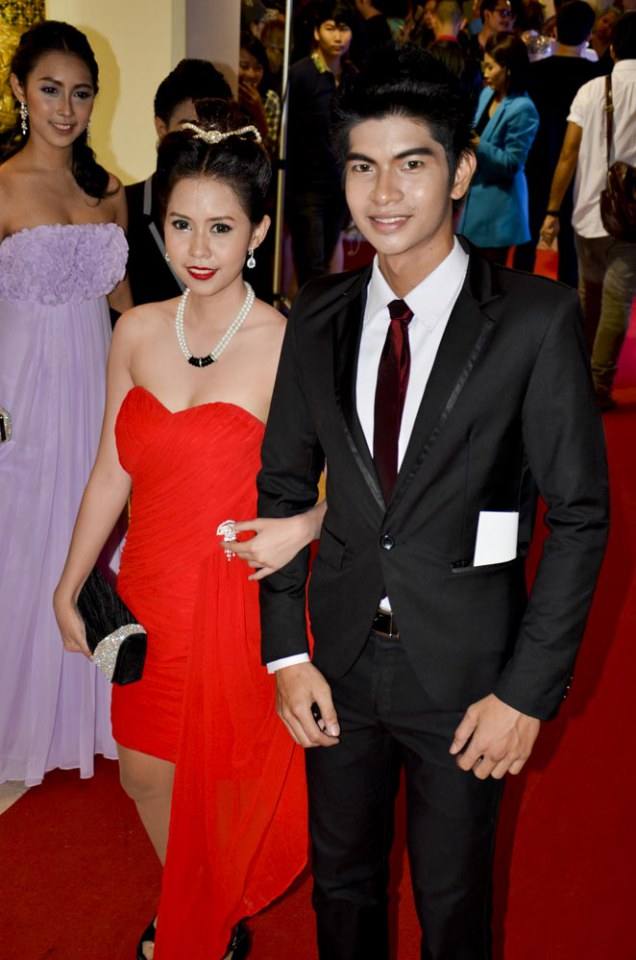 ดาราเดินพรมแดง งานประกาศผลรางวัล Great Award 2557 โดยหนังสือพิมพ์ ดาราเดลี่