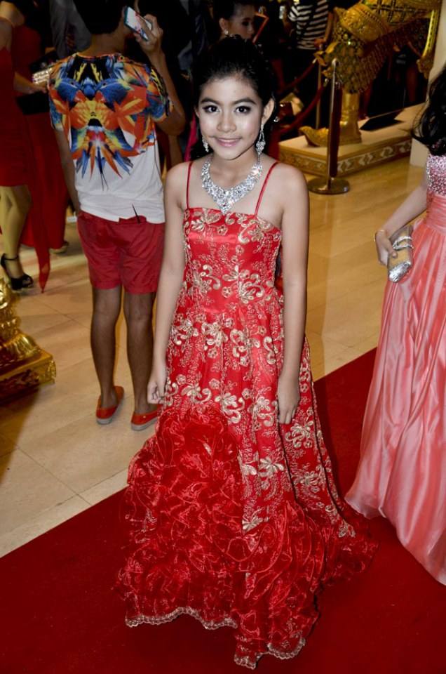 ดาราเดินพรมแดง งานประกาศผลรางวัล Great Award 2557 โดยหนังสือพิมพ์ ดาราเดลี่