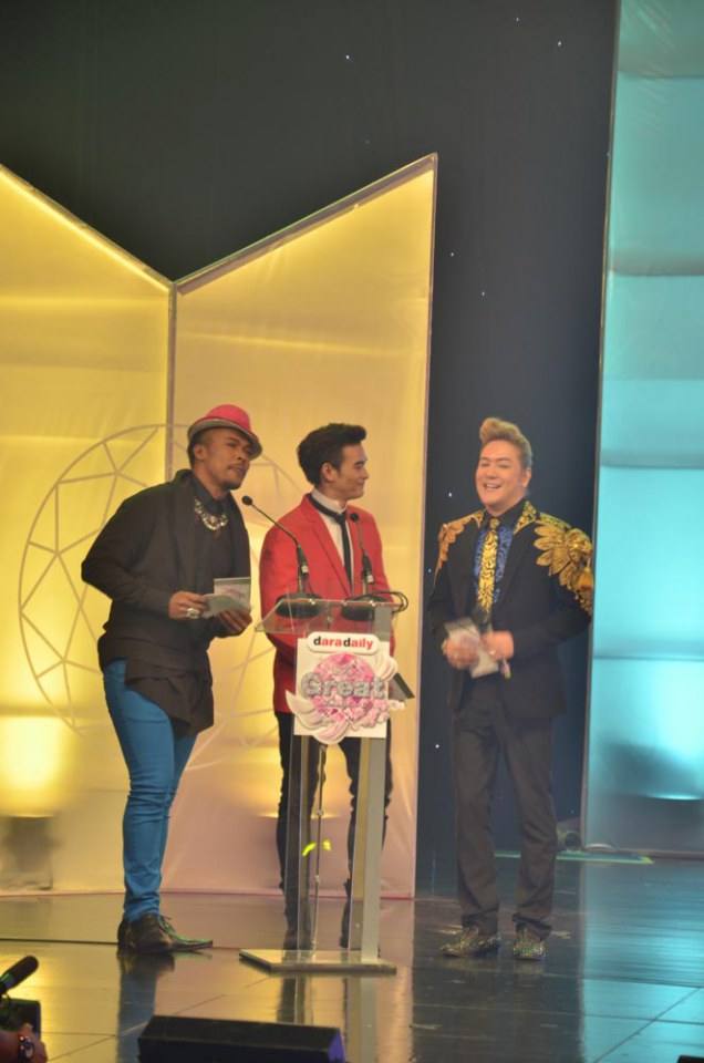 ดาราเดินพรมแดง งานประกาศผลรางวัล Great Award 2557 โดยหนังสือพิมพ์ ดาราเดลี่
