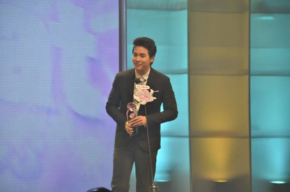 ดาราเดินพรมแดง งานประกาศผลรางวัล Great Award 2557 โดยหนังสือพิมพ์ ดาราเดลี่