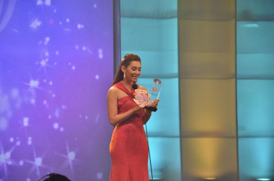ดาราเดินพรมแดง งานประกาศผลรางวัล Great Award 2557 โดยหนังสือพิมพ์ ดาราเดลี่