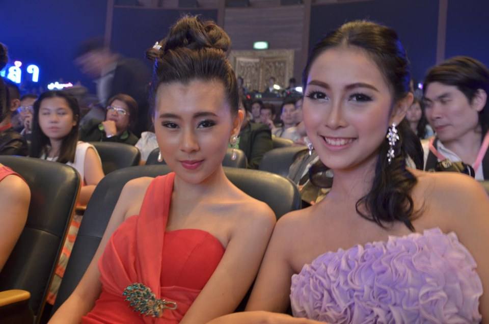 ดาราเดินพรมแดง งานประกาศผลรางวัล Great Award 2557 โดยหนังสือพิมพ์ ดาราเดลี่