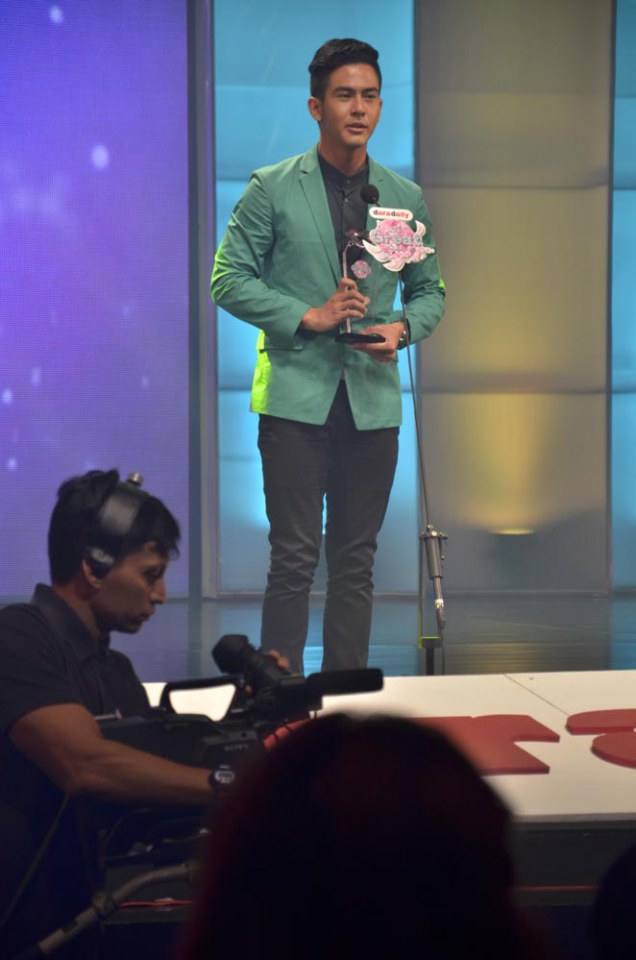 ดาราเดินพรมแดง งานประกาศผลรางวัล Great Award 2557 โดยหนังสือพิมพ์ ดาราเดลี่