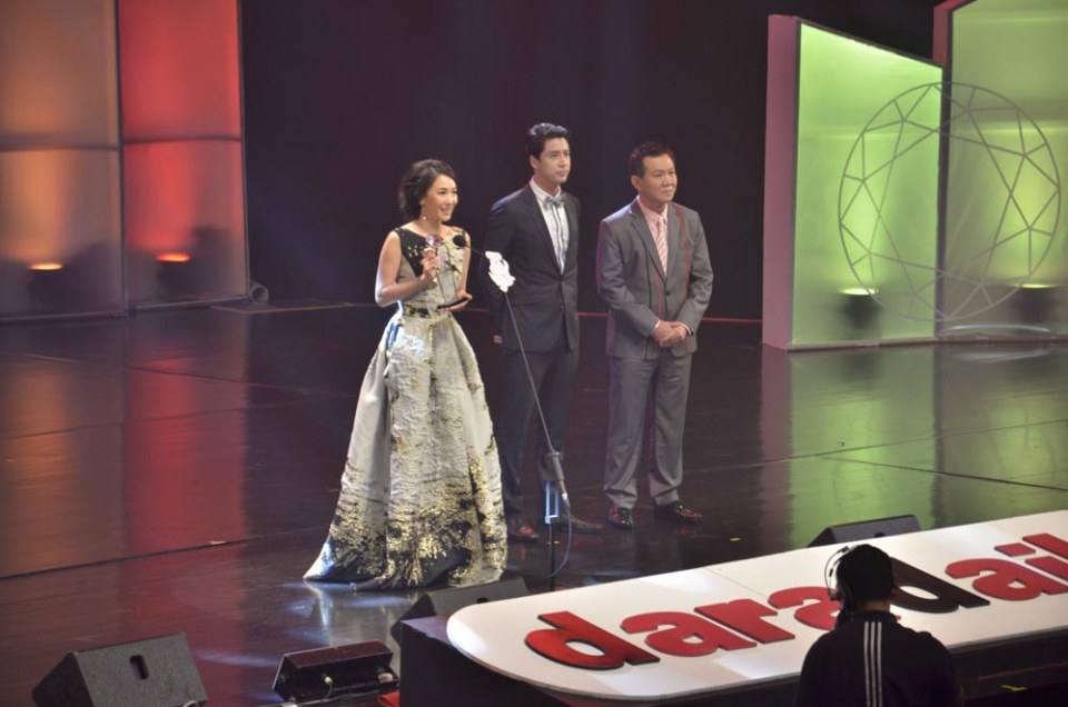 ดาราเดินพรมแดง งานประกาศผลรางวัล Great Award 2557 โดยหนังสือพิมพ์ ดาราเดลี่