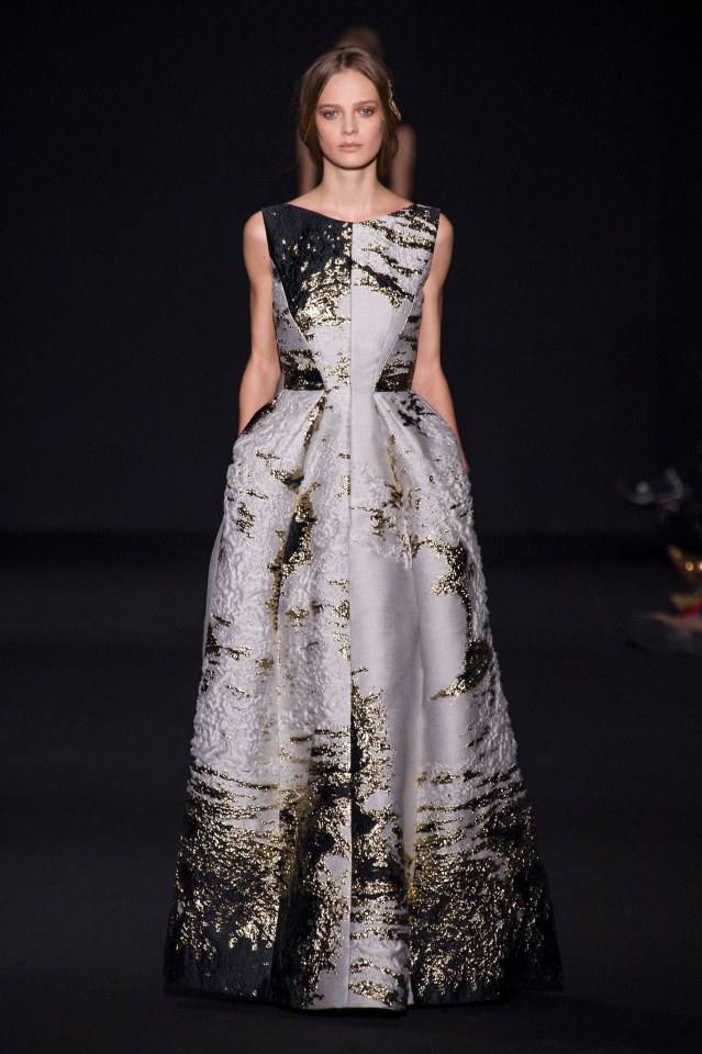 ชมพู่ -- นุ่น วรนุช ในชุดราตรียาวสุดหรูแบรนด์ดัง ระดับโลก.Alberta Ferretti 2014 Autumn/Winter Collection