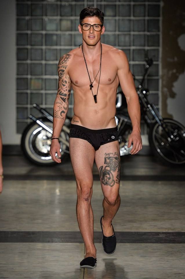 หนุ่มๆบนแคทวอล์ค Elian Gallardo Underwear Fashion Show