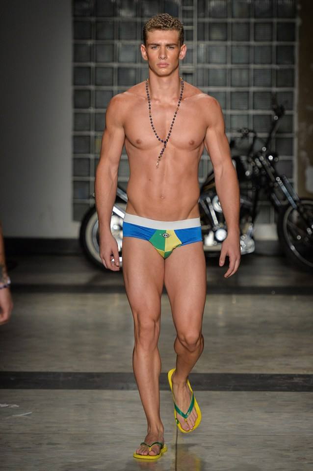หนุ่มๆบนแคทวอล์ค Elian Gallardo Underwear Fashion Show