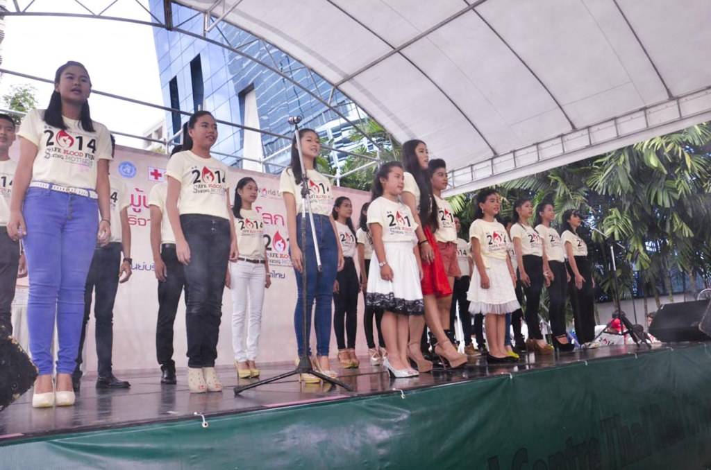 เหล่าศิลปินและดาราร่วมงานวันบริจาคโลหิตโลก