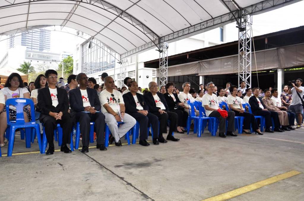 เหล่าศิลปินและดาราร่วมงานวันบริจาคโลหิตโลก