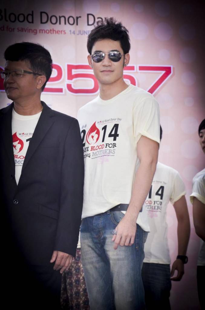 เหล่าศิลปินและดาราร่วมงานวันบริจาคโลหิตโลก