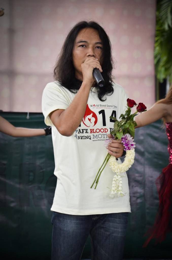 เหล่าศิลปินและดาราร่วมงานวันบริจาคโลหิตโลก