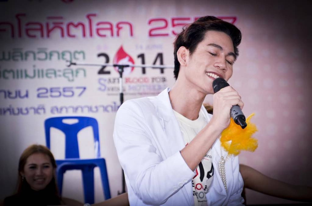 เหล่าศิลปินและดาราร่วมงานวันบริจาคโลหิตโลก